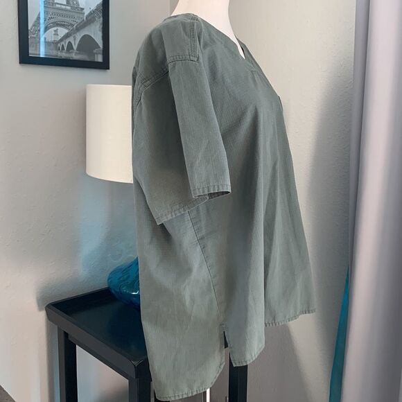 Carhartt scrub top olive green color size medium - Picture 3 of 10